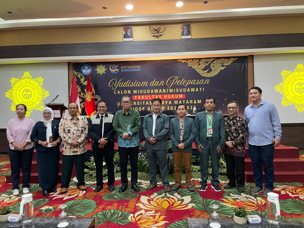 Pelepasan Lulusan Fakultas Hukum Universitas Widya Mataram Semester Genap 2024/2025