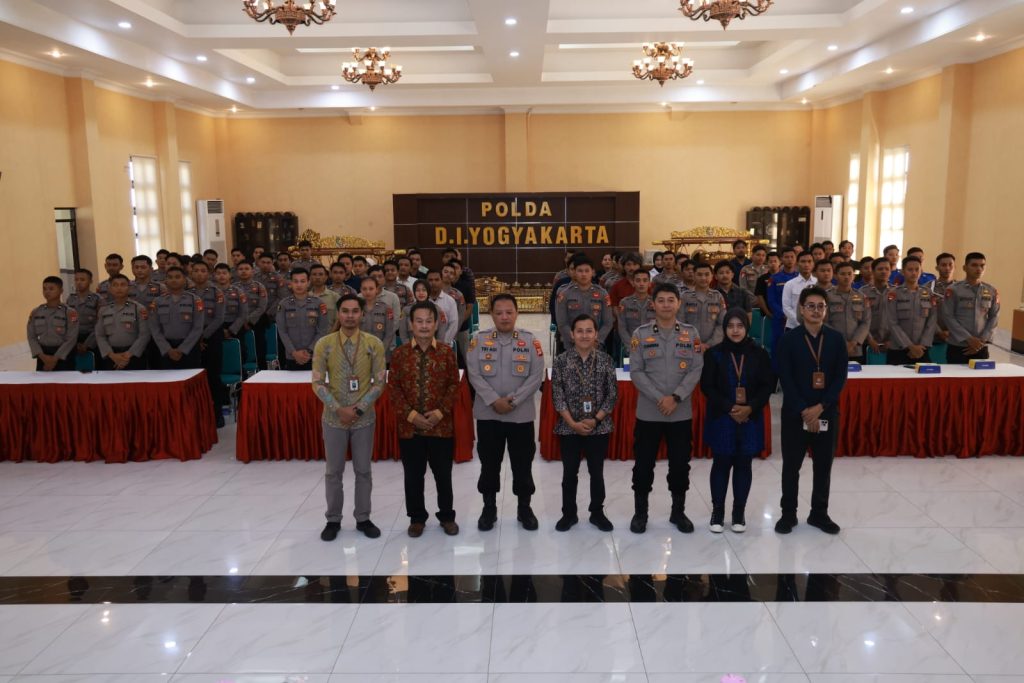 FAKULTAS HUKUM UWM PERKUAT SINERGI DENGAN POLDA DIY MELALUI SOSIALIASI KUHP NASIONAL